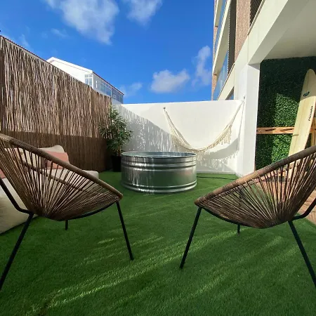 Supertubos Terrace